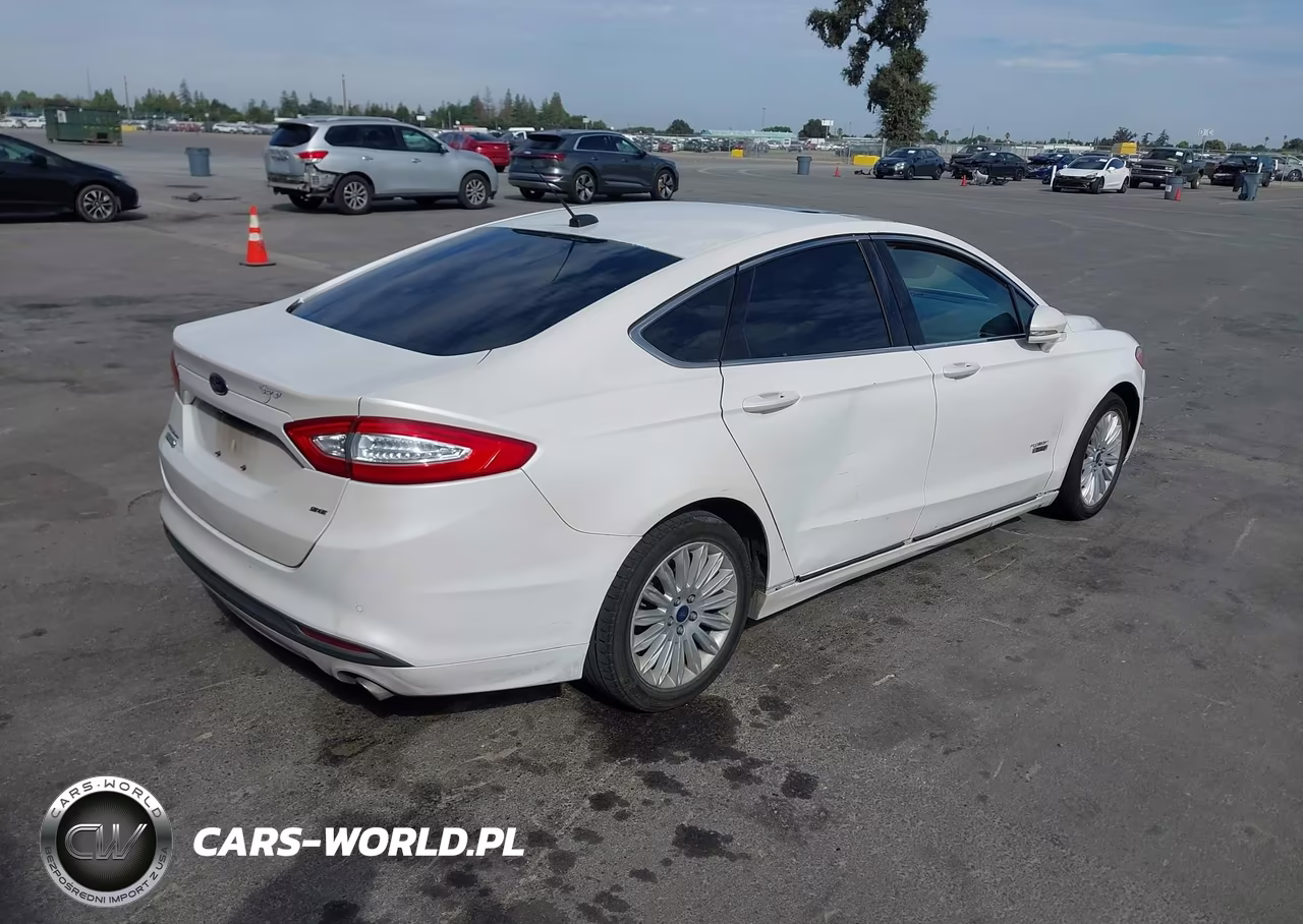 2016 Ford Fusion Energi Se Luxury VIN:3FA6P0PU0GR229034 - 4