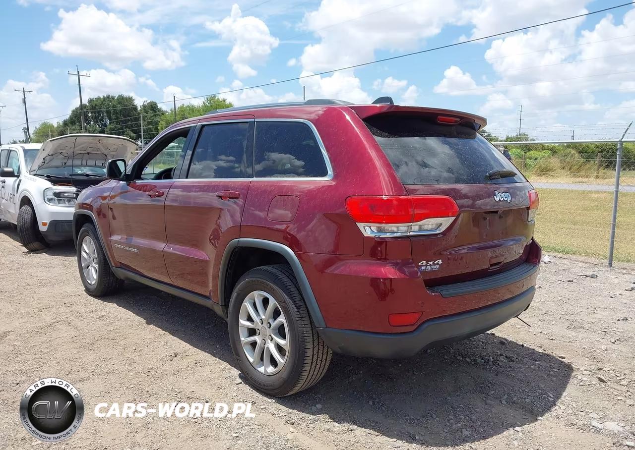 2016 Jeep Grand Cherokee Laredo VIN:1C4RJFAGXGC504163 - 3
