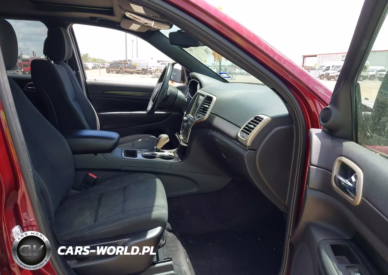 2016 Jeep Grand Cherokee Laredo VIN:1C4RJFAGXGC504163 - 5