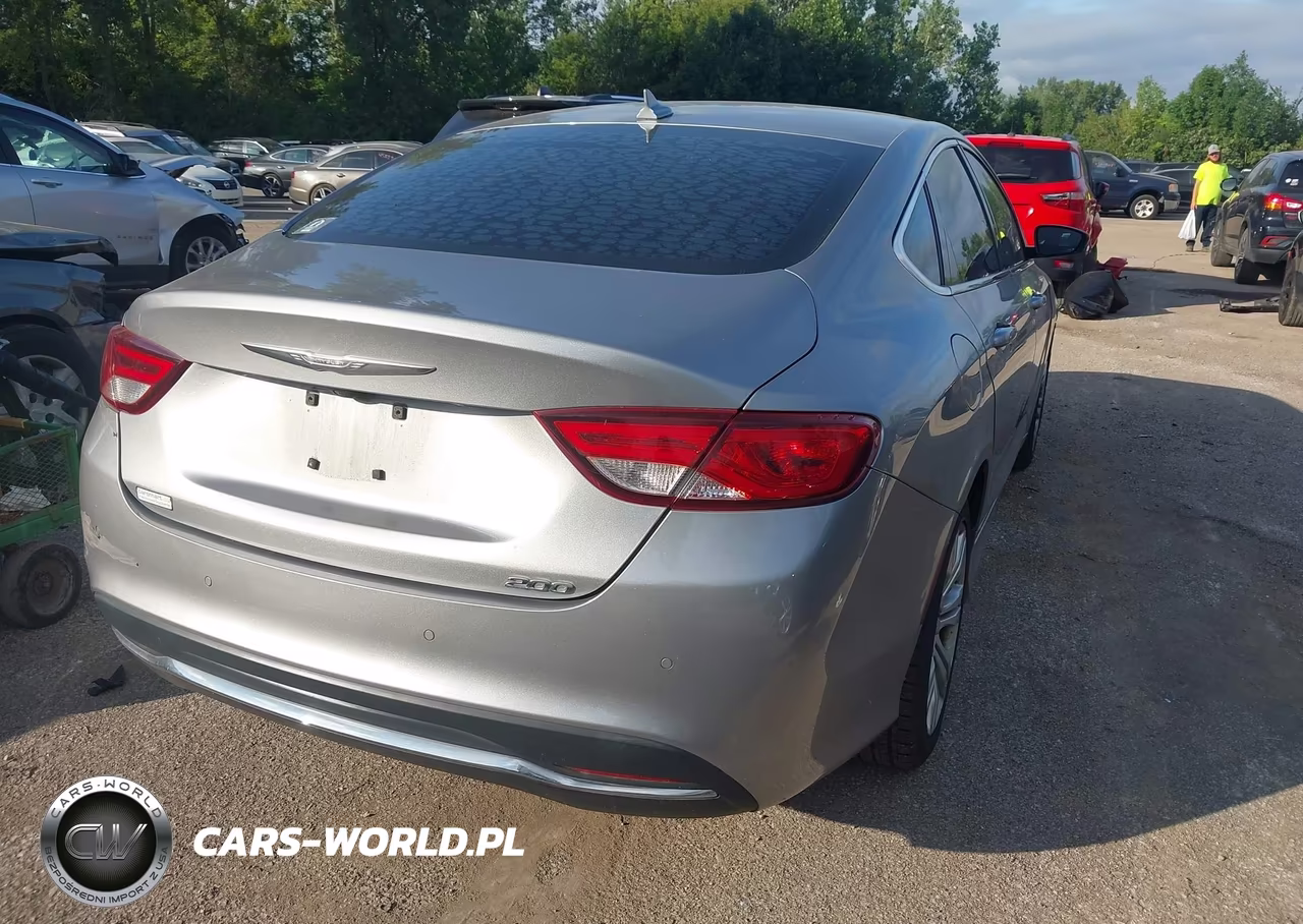 2015 Chrysler 200 Limited VIN:1C3CCCAB3FN740227 - 4