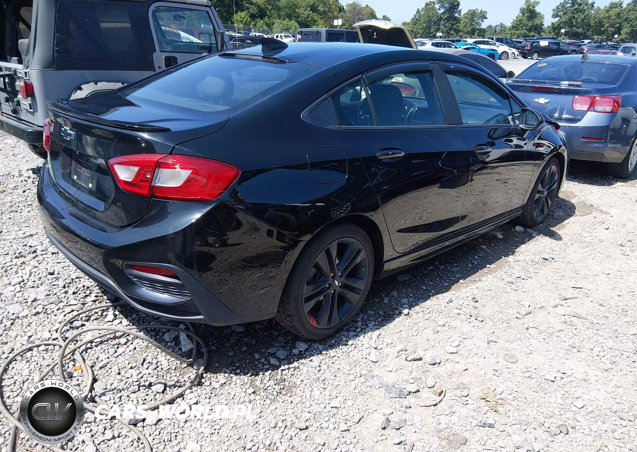 2018 Chevrolet Cruze Lt Auto VIN:1G1BE5SM9J7126821 - 4