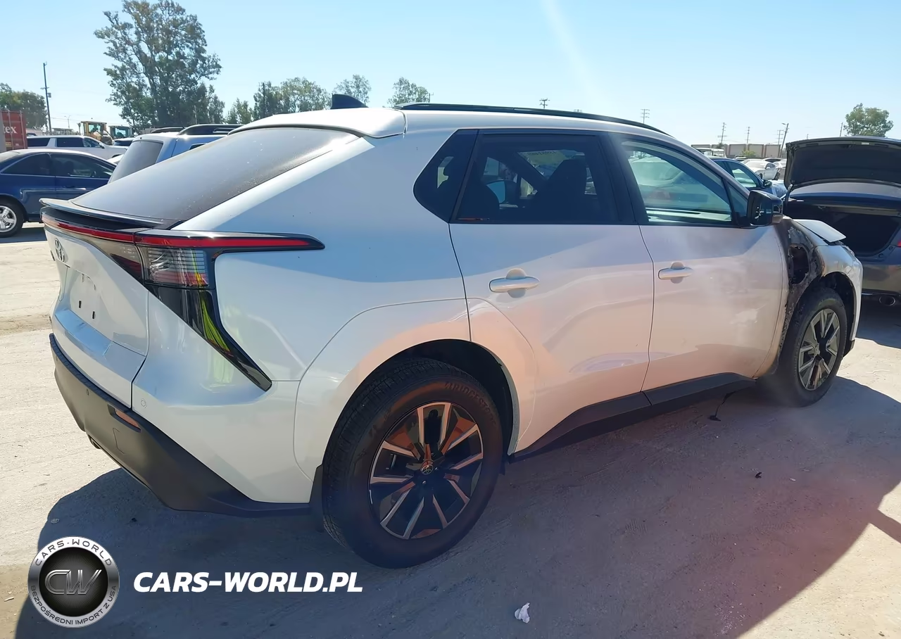 2026 Toyota Bz Xle Plus VIN:JTMBCAEB1TJ008204 - 4