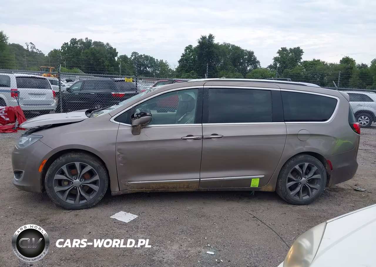 2017 Chrysler Pacifica Limited VIN:2C4RC1GG4HR752034 - 14