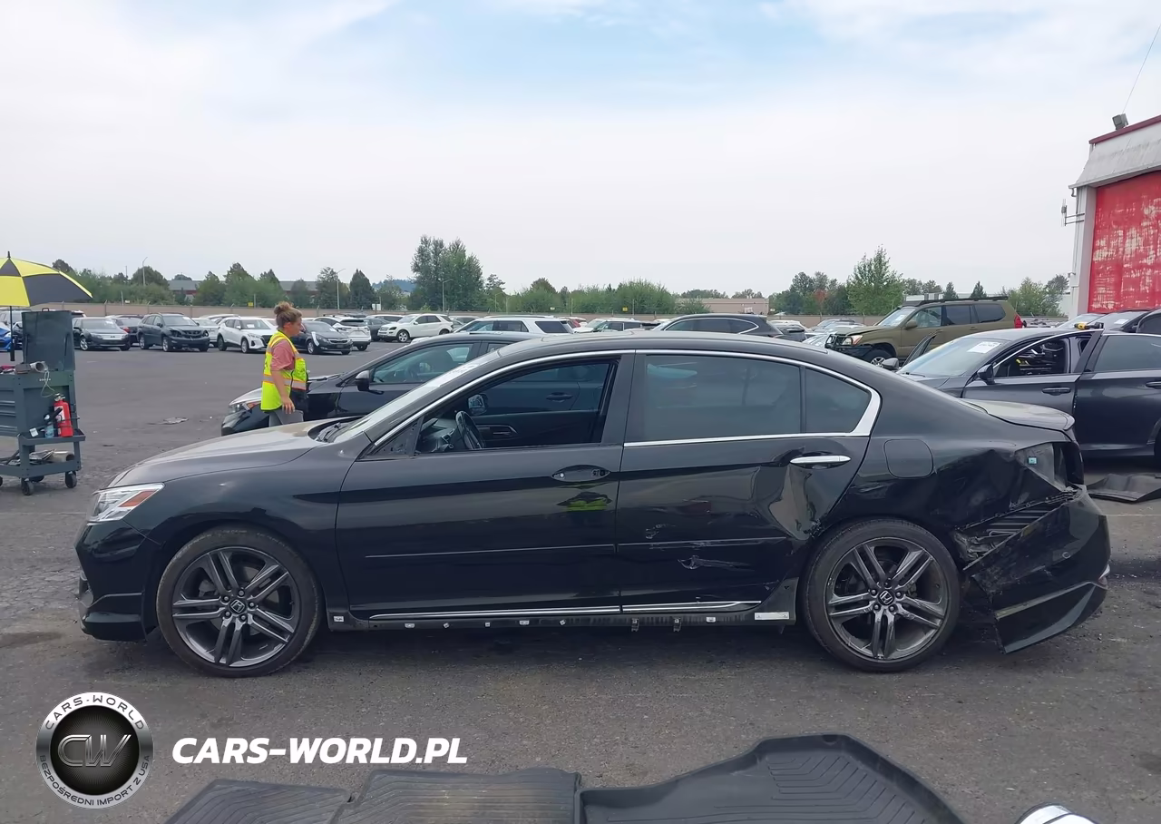 2016 Honda Accord Touring VIN:1HGCR3F93GA011378 - 15