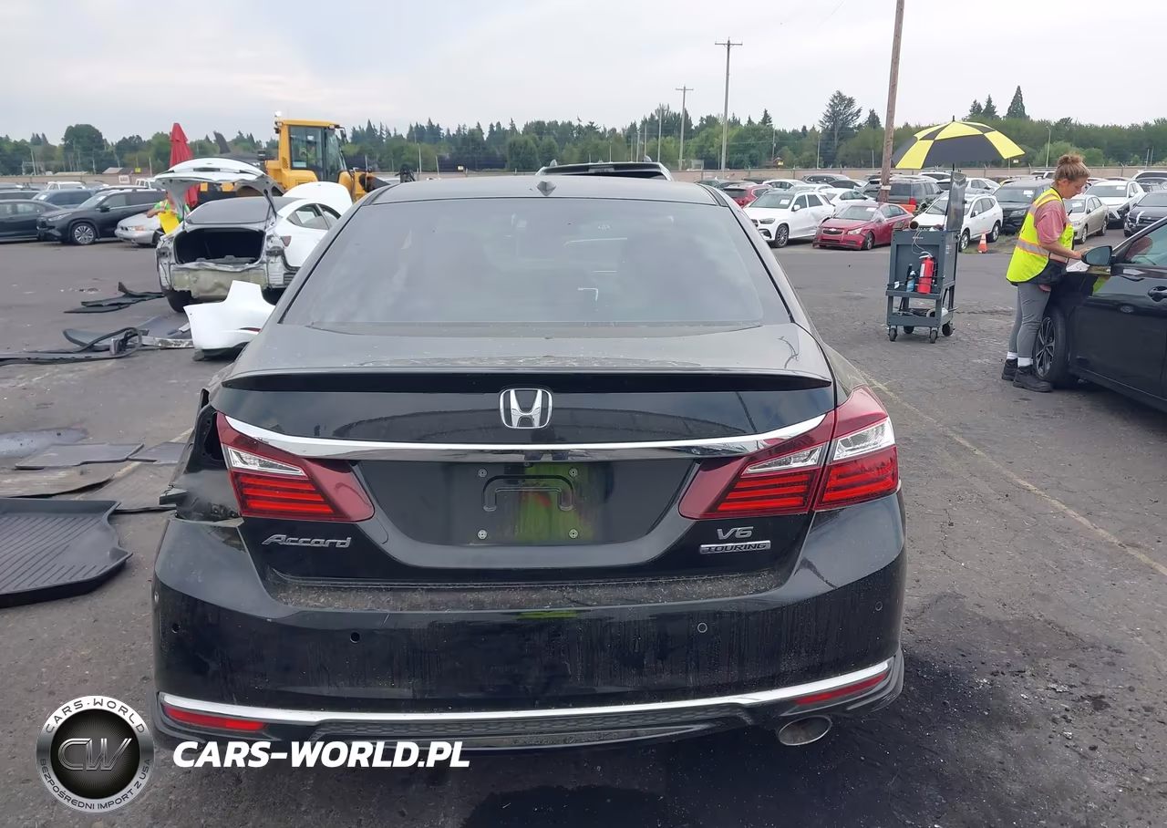 2016 Honda Accord Touring VIN:1HGCR3F93GA011378 - 17