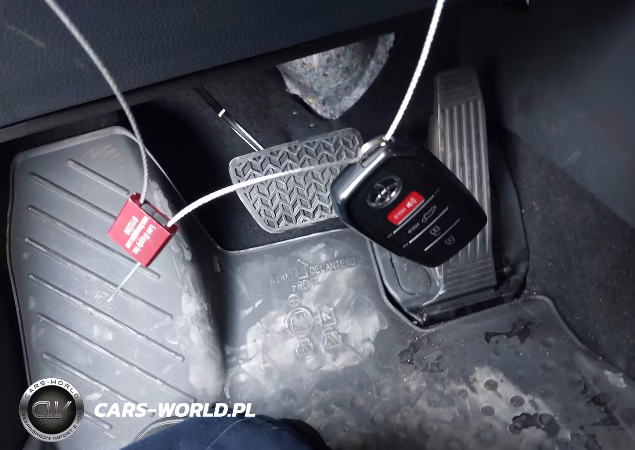 2026 Toyota Rav4 Plug-In Hybrid Xse VIN:JTM7ERAV1TD007101 - 11