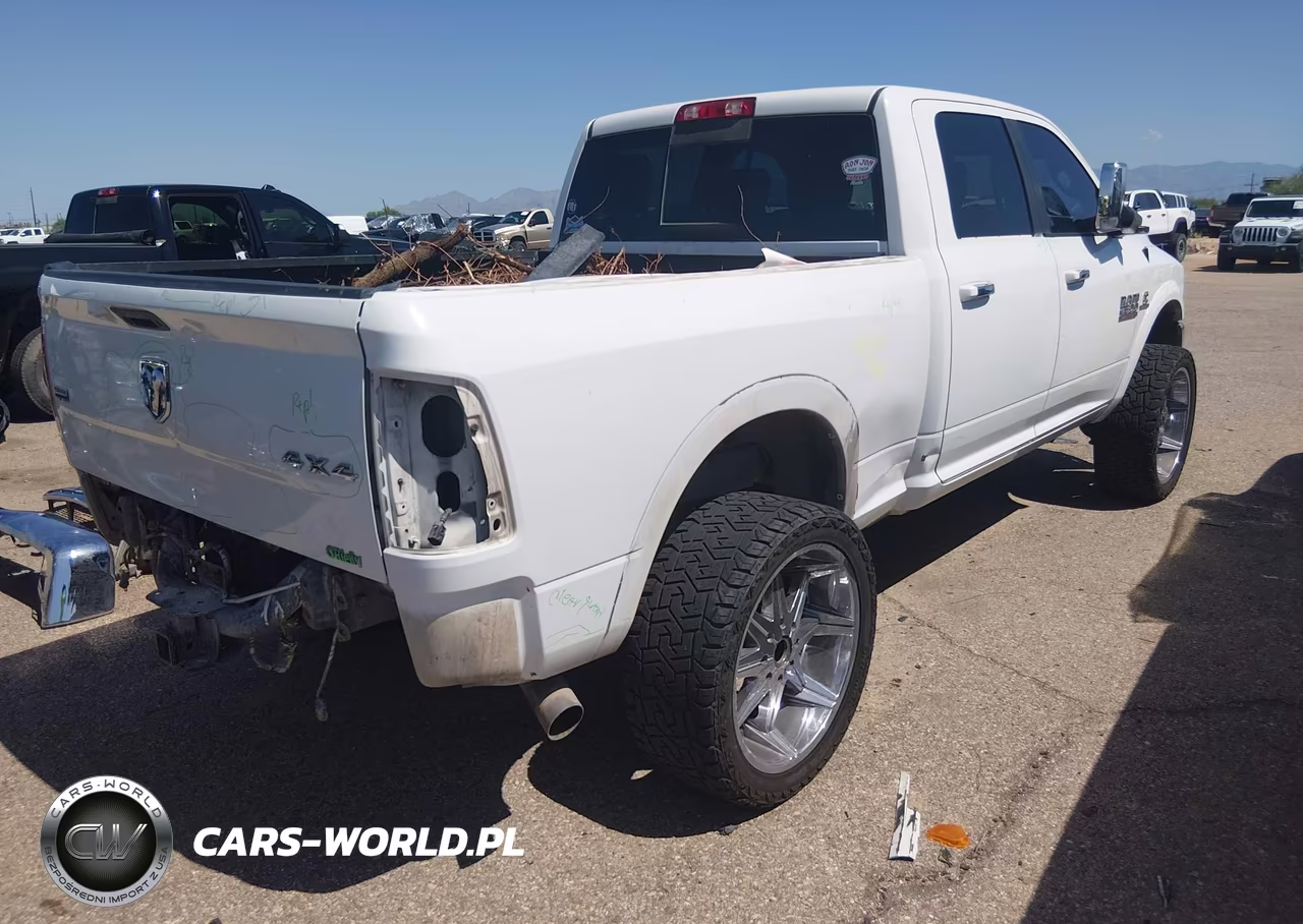 2017 Ram 2500 Laramie 4X4 6'4 Box VIN:3C6UR5FLXHG559494 - 4