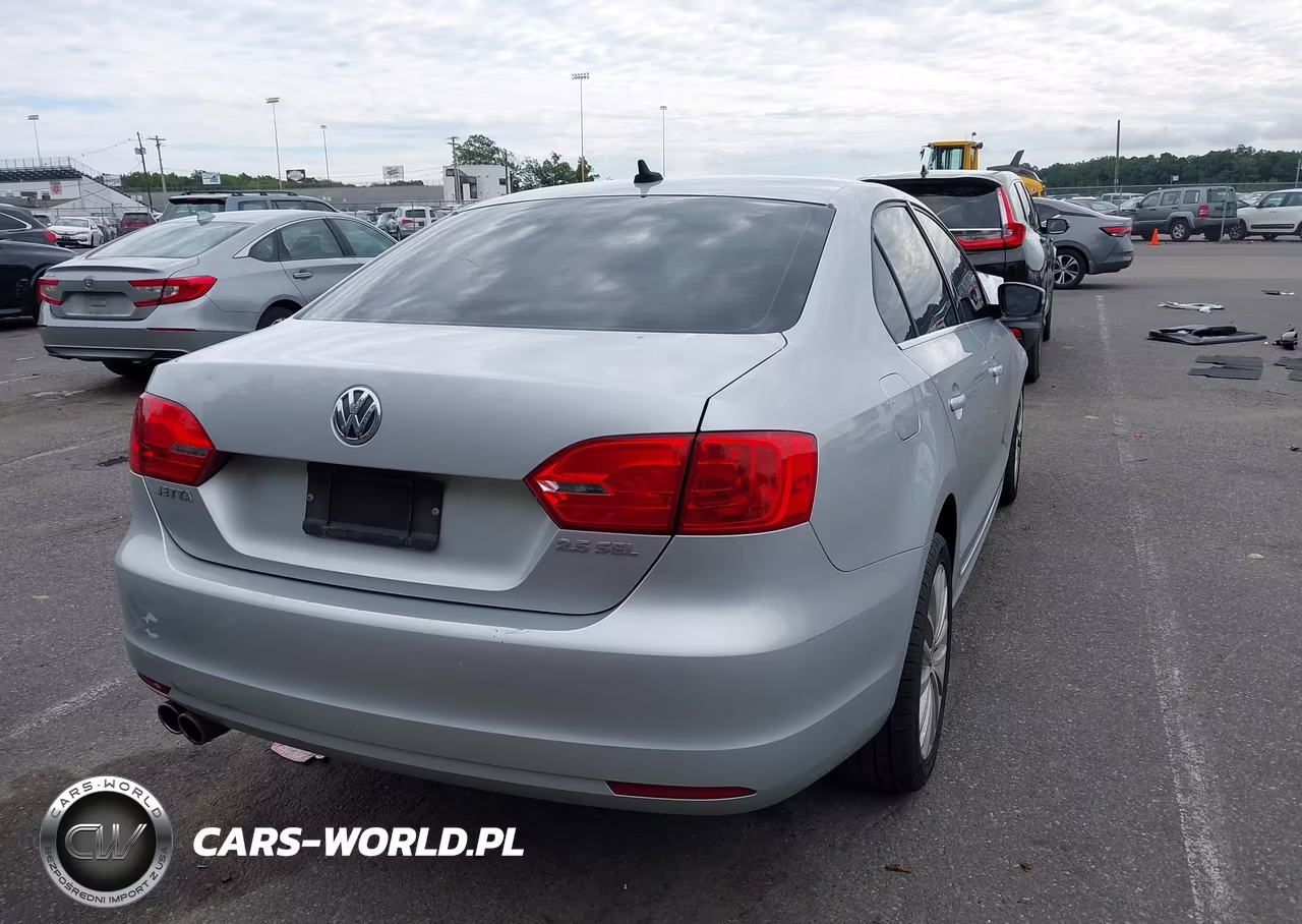 2011 Volkswagen Jetta 2.5L Sel VIN:3VWLZ7AJ4BM040243 - 4
