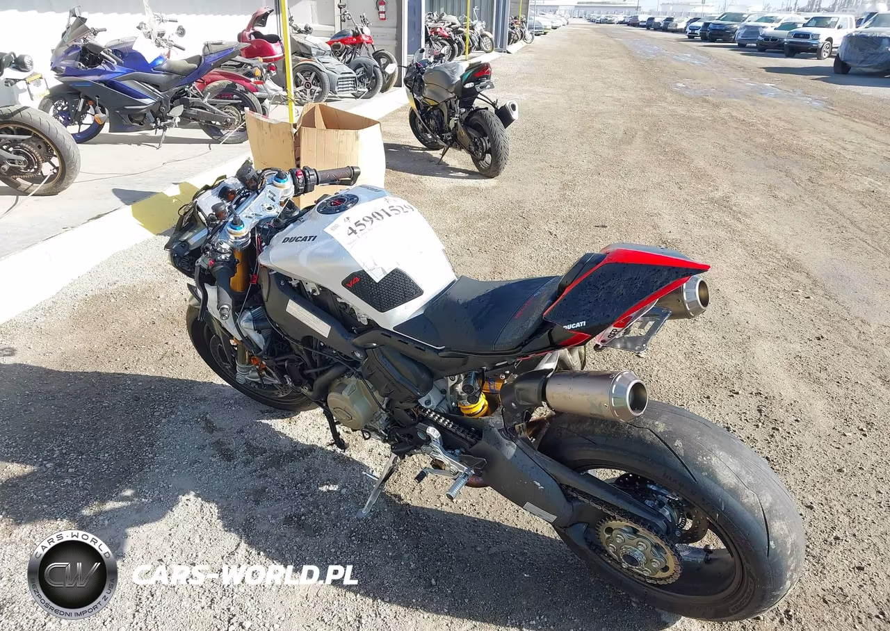 2024 Ducati Panigale V4S VIN:ZDMDAGWW1RB007371 - 3