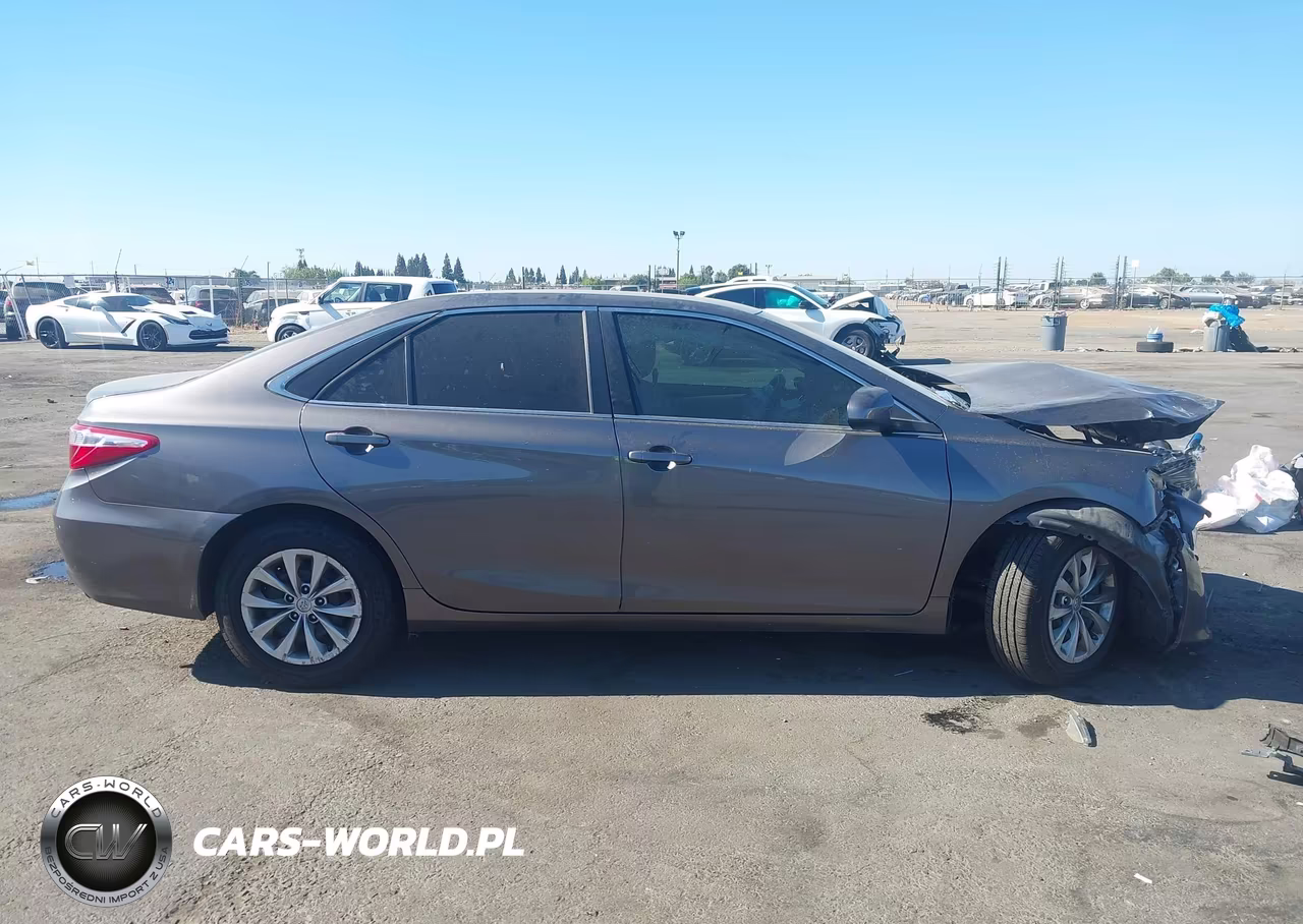 2016 Toyota Camry Le VIN:4T4BF1FK7GR532324 - 12