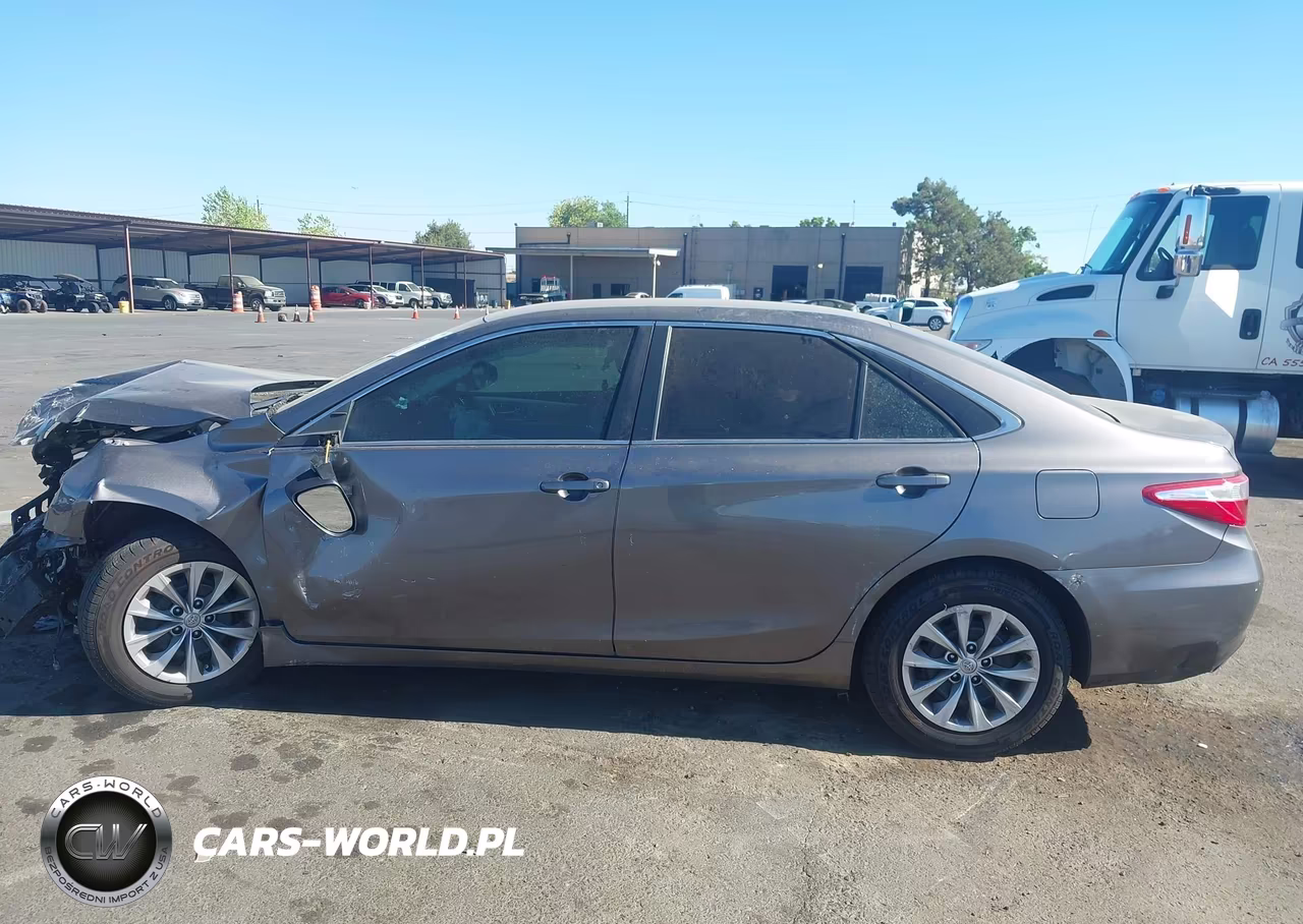 2016 Toyota Camry Le VIN:4T4BF1FK7GR532324 - 13