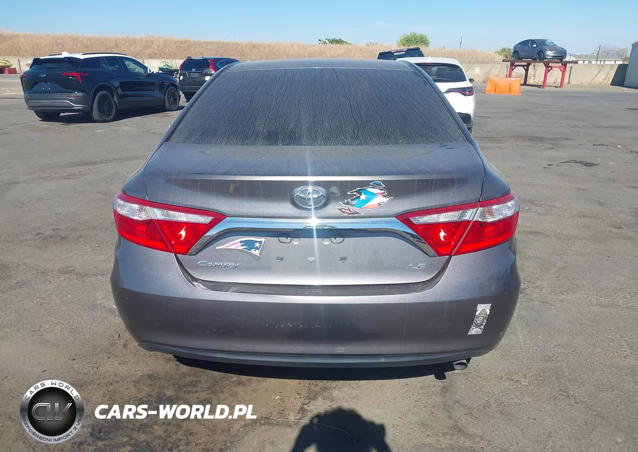 2016 Toyota Camry Le VIN:4T4BF1FK7GR532324 - 15
