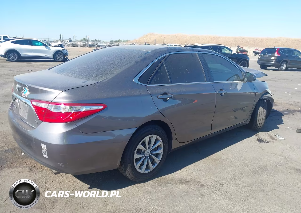 2016 Toyota Camry Le VIN:4T4BF1FK7GR532324 - 4