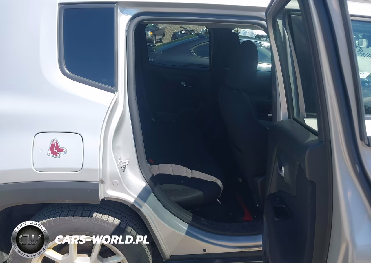 2019 Jeep Renegade Latitude 4X4 VIN:ZACNJBBB7KPK95153 - 8