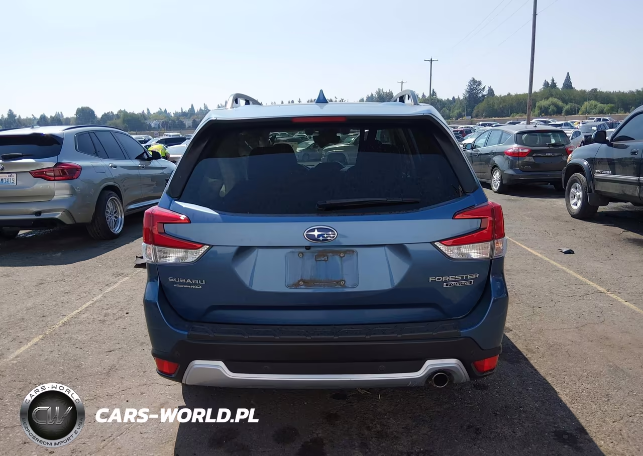 2019 Subaru Forester Touring VIN:JF2SKAWCXKH585671 - 16