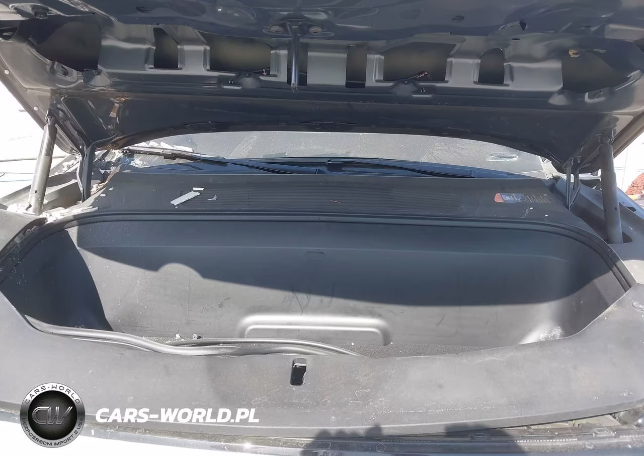 2023 Rivian R1S Adventure VIN:7PDSGABA8PN009096 - 10