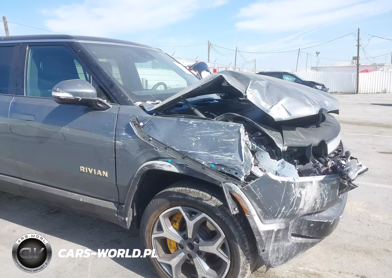 2023 Rivian R1S Adventure VIN:7PDSGABA8PN009096 - 13