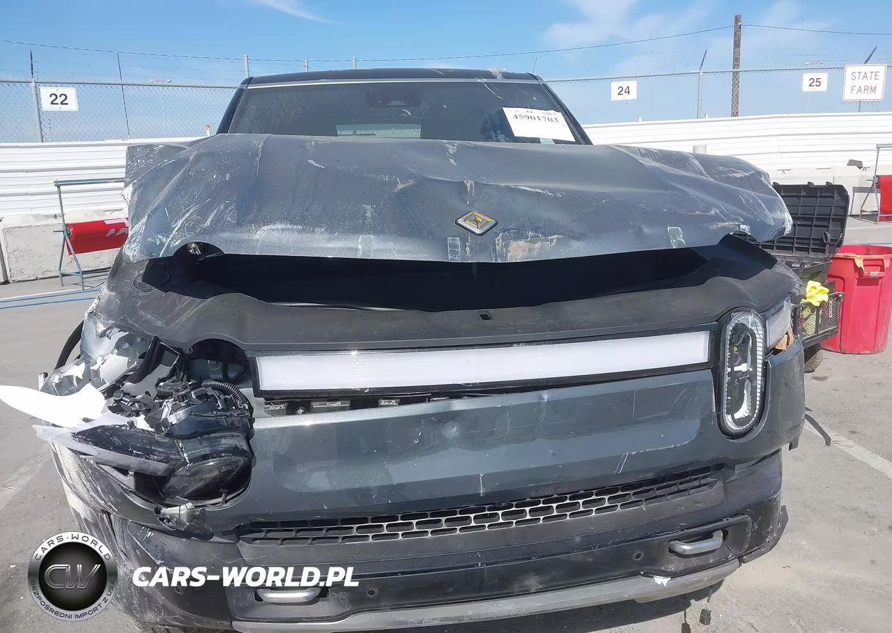 2023 Rivian R1S Adventure VIN:7PDSGABA8PN009096 - 15