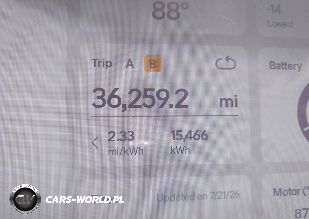 2023 Rivian R1S Adventure VIN:7PDSGABA8PN009096 - 21