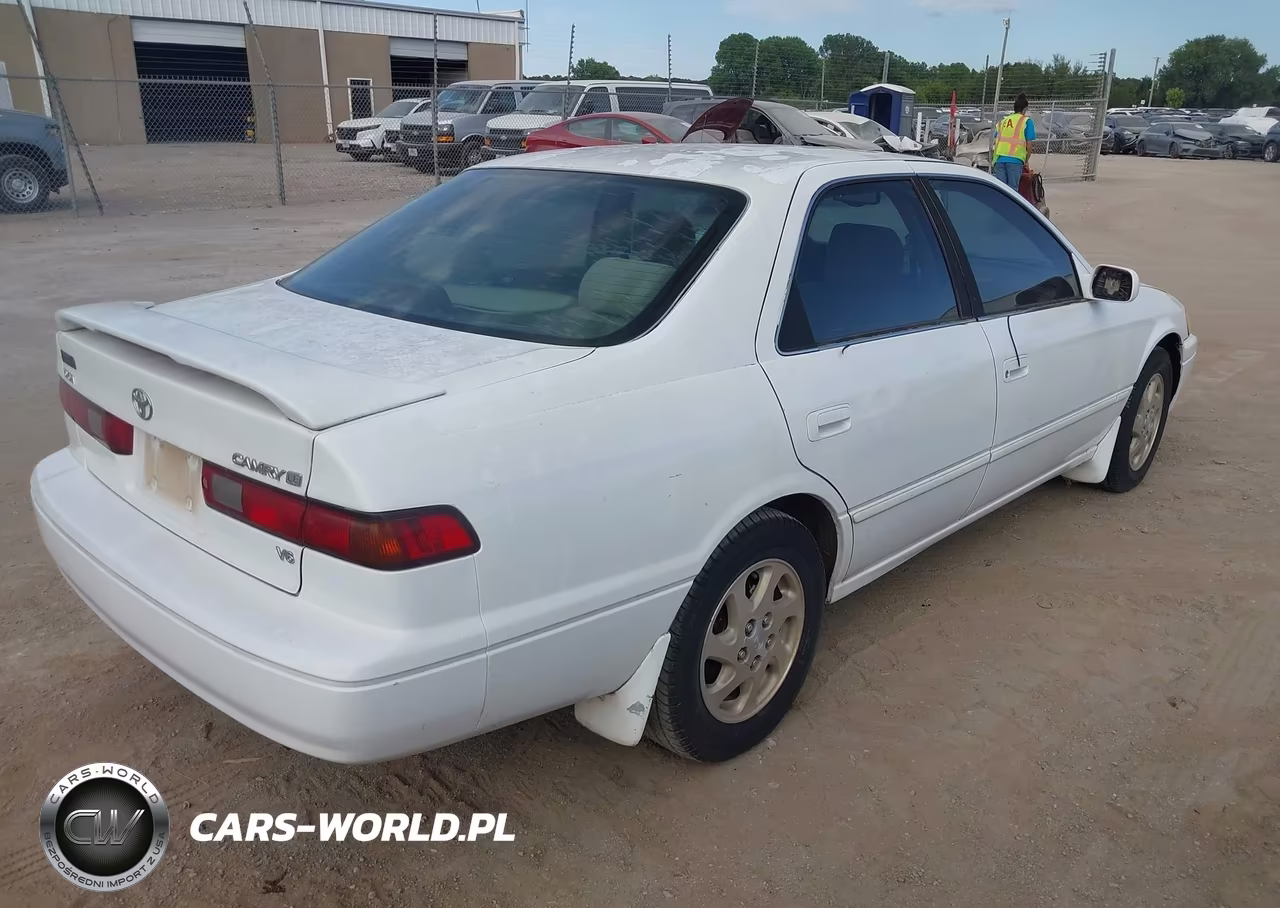 1999 Toyota Camry Le V6 VIN:JT2BF28K1X0217925 - 4