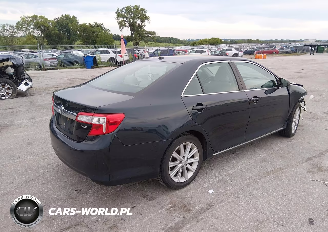 2012 Toyota Camry Xle VIN:4T4BF1FKXCR242895 - 4