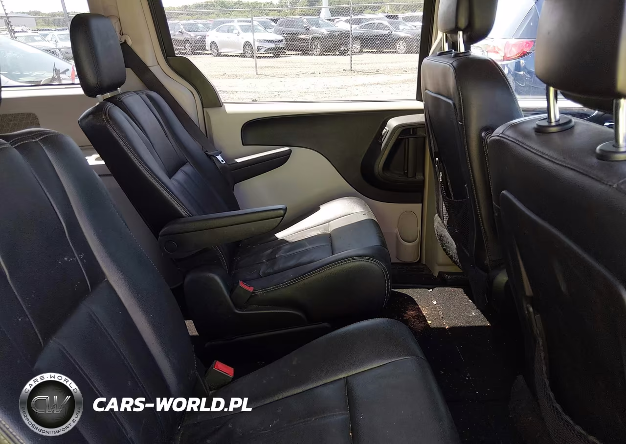 2016 Chrysler Town & Country Touring VIN:2C4RC1BG6GR295961 - 8