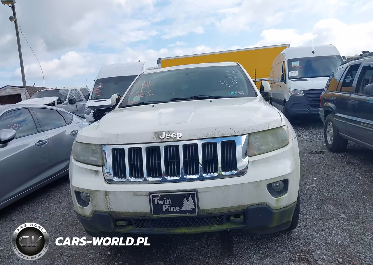 2012 Jeep Grand Cherokee Laredo VIN:1C4RJFAGXCC132737 - 6