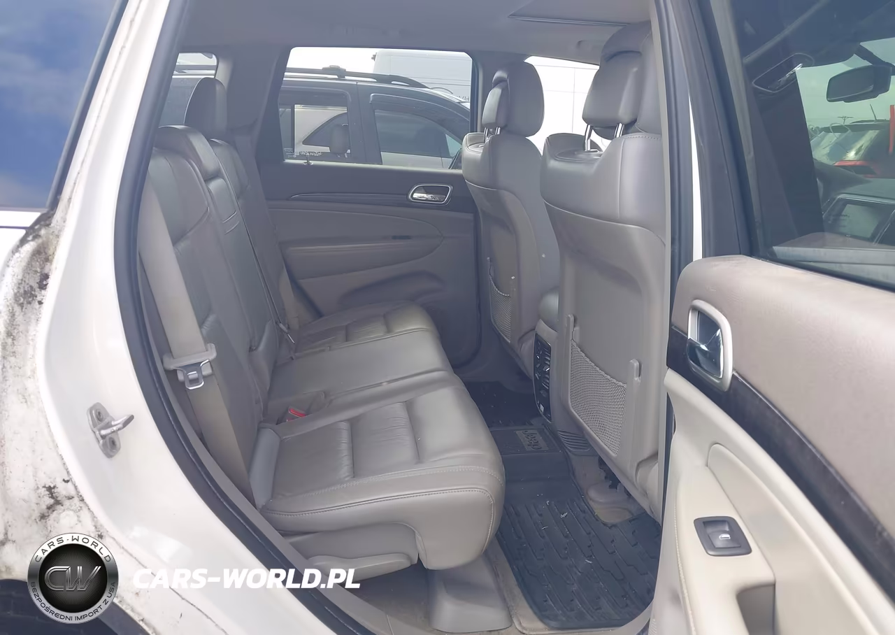 2012 Jeep Grand Cherokee Laredo VIN:1C4RJFAGXCC132737 - 8