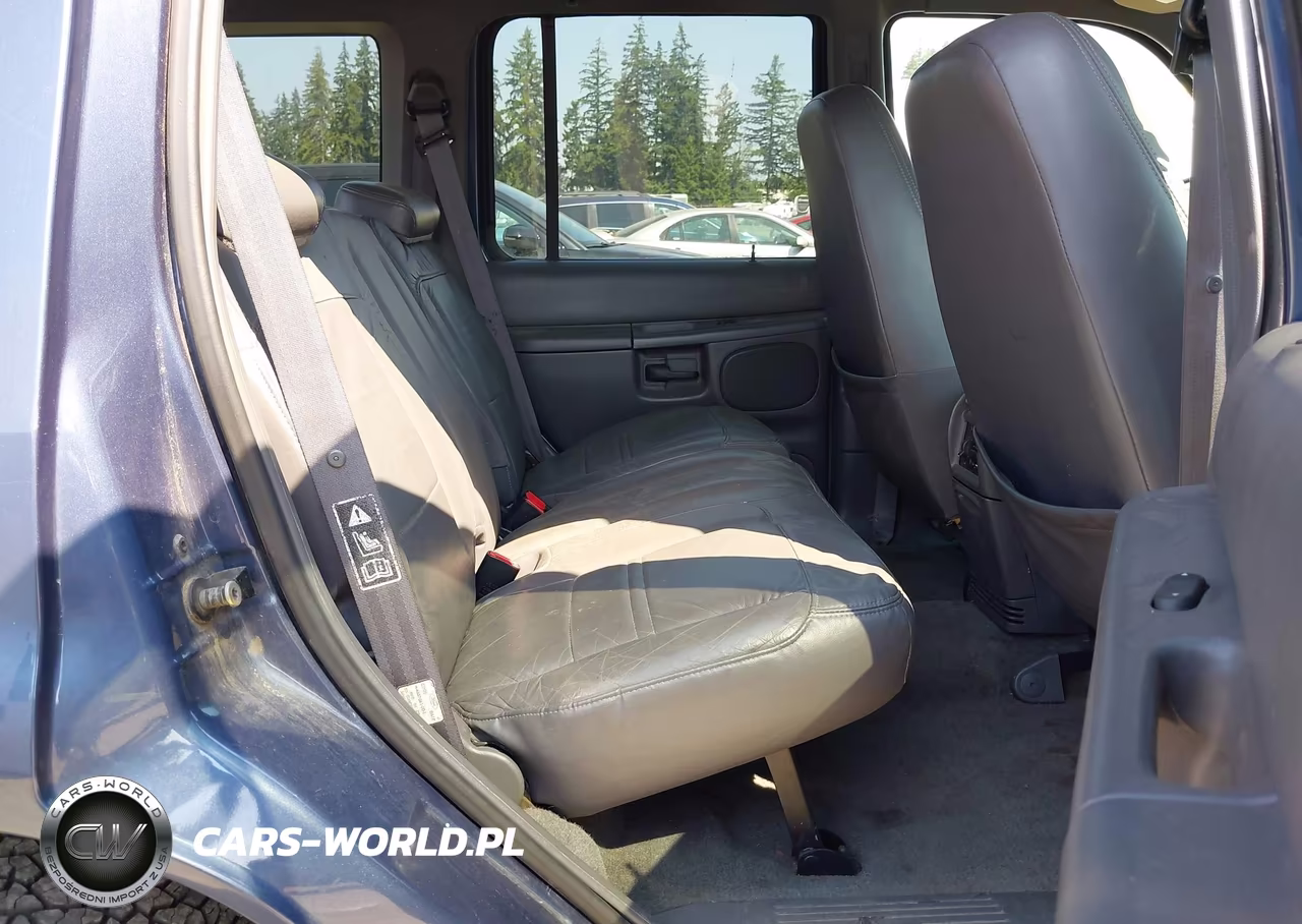 2000 Ford Explorer Xlt VIN:1FMZU73E9YZB46380 - 8
