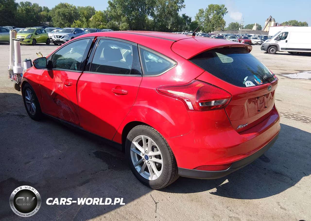 2015 Ford Focus Se VIN:1FADP3K22FL302271 - 3