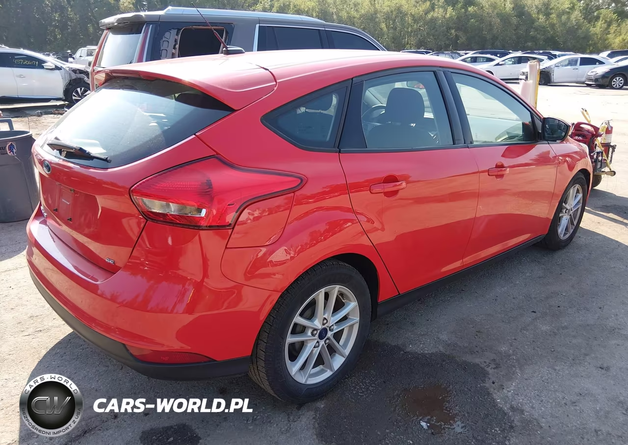 2015 Ford Focus Se VIN:1FADP3K22FL302271 - 4