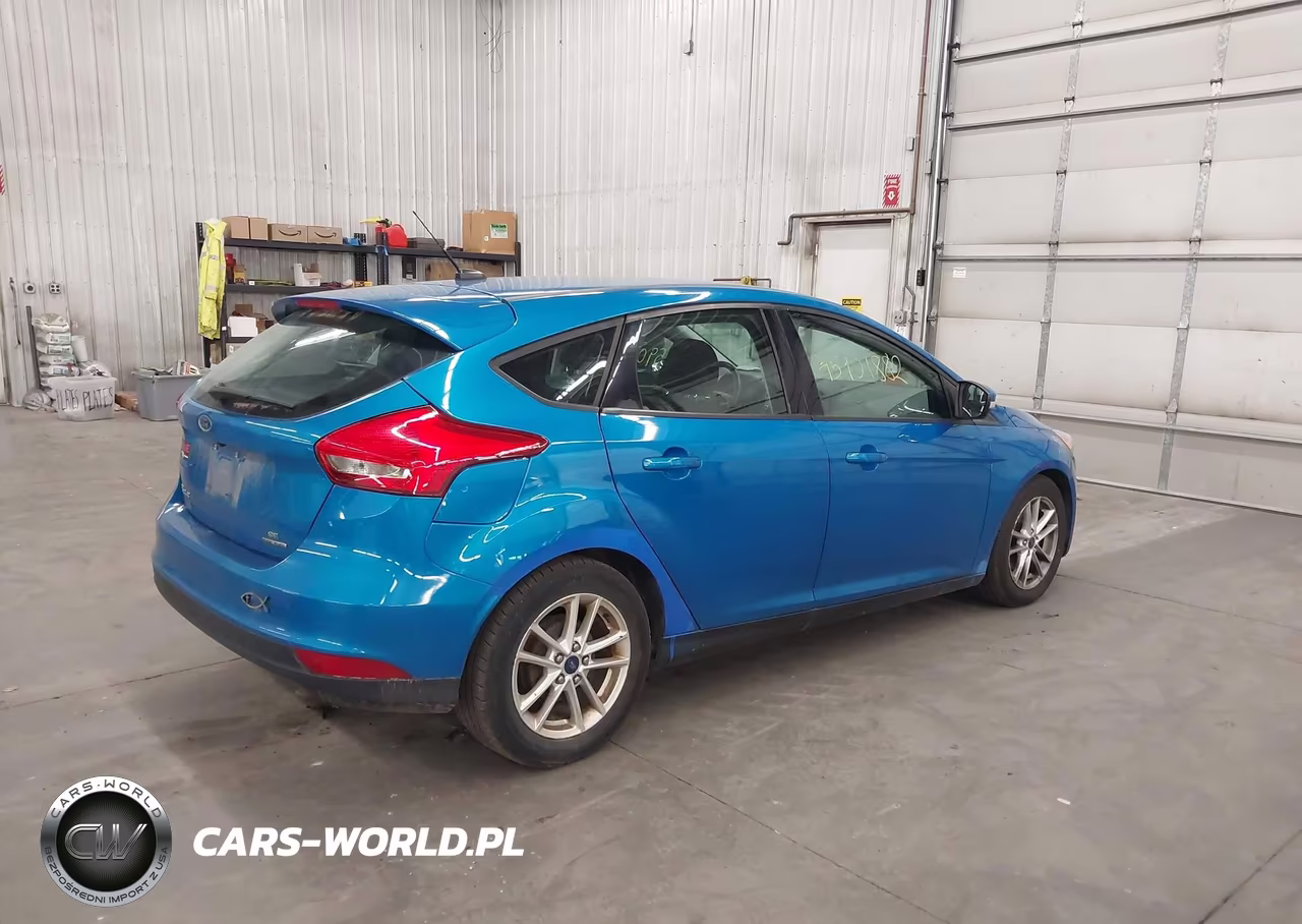 2016 Ford Focus Se VIN:1FADP3K24GL209060 - 4