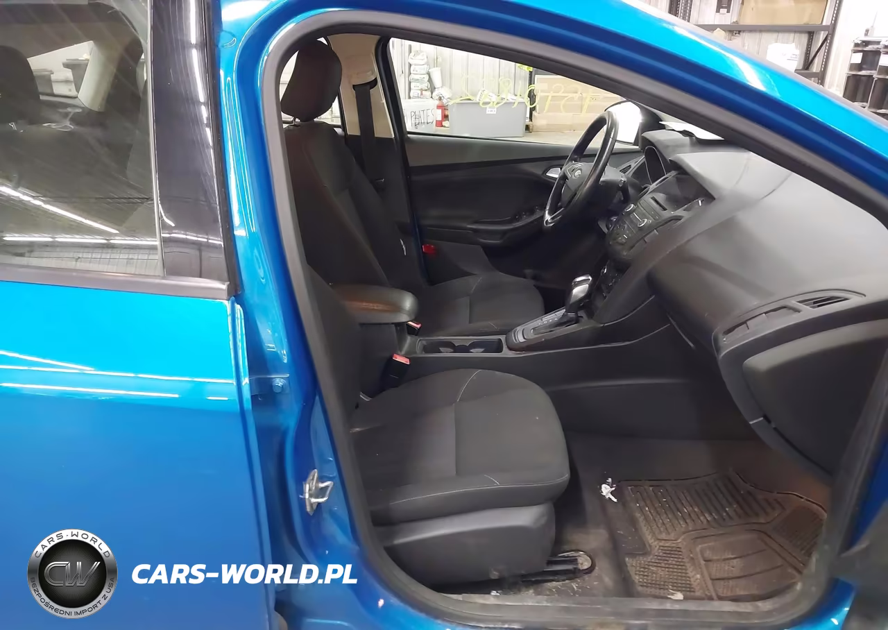 2016 Ford Focus Se VIN:1FADP3K24GL209060 - 5