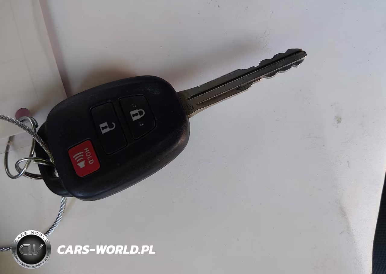 2013 Toyota Prius C Two VIN:JTDKDTB35D1556049 - 11