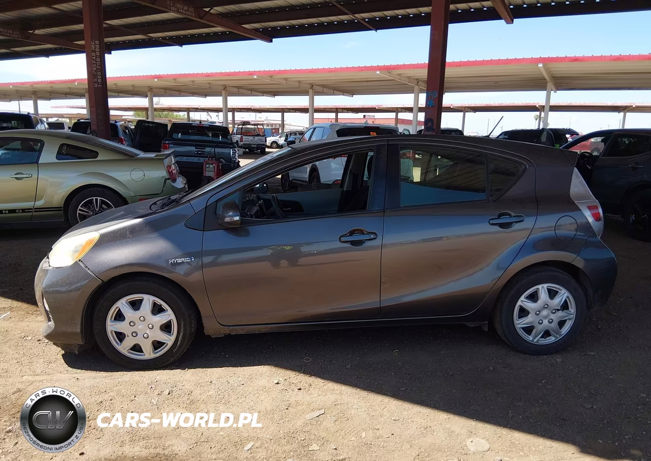 2013 Toyota Prius C Two VIN:JTDKDTB35D1556049 - 14