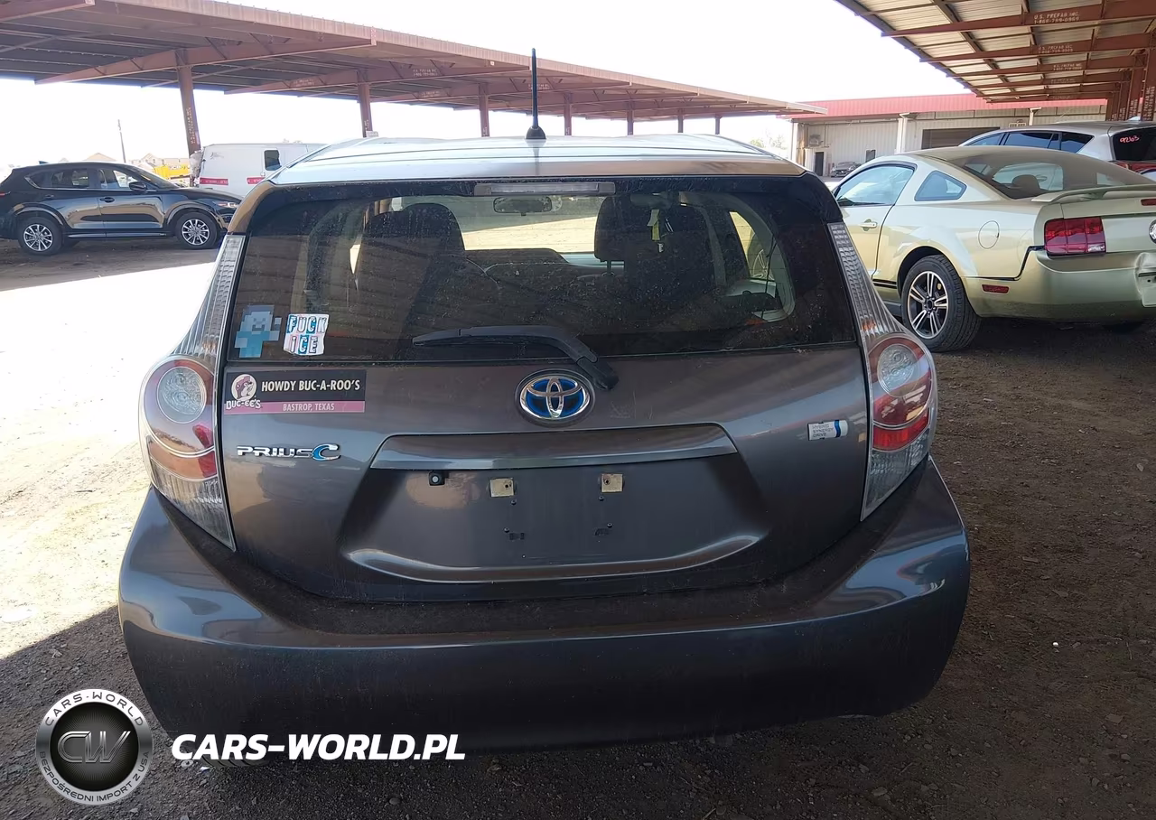 2013 Toyota Prius C Two VIN:JTDKDTB35D1556049 - 16