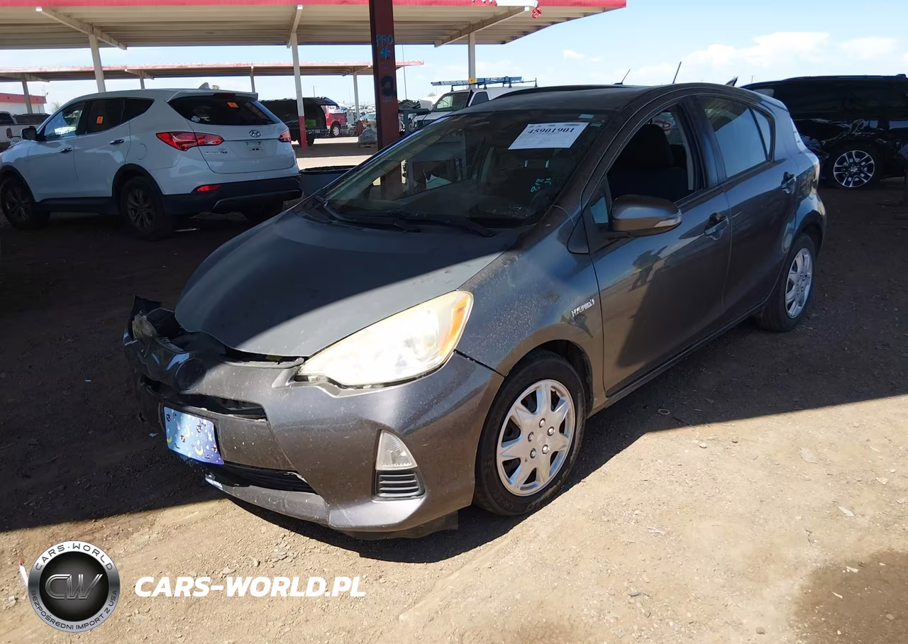 2013 Toyota Prius C Two VIN:JTDKDTB35D1556049 - 2