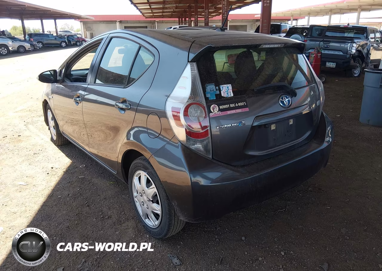 2013 Toyota Prius C Two VIN:JTDKDTB35D1556049 - 3
