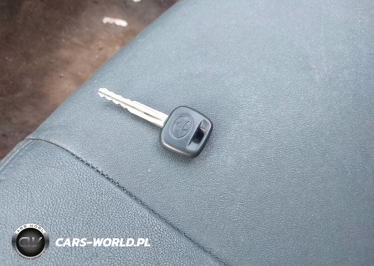2004 Toyota Camry Le VIN:4T1BE32K84U311129 - 11