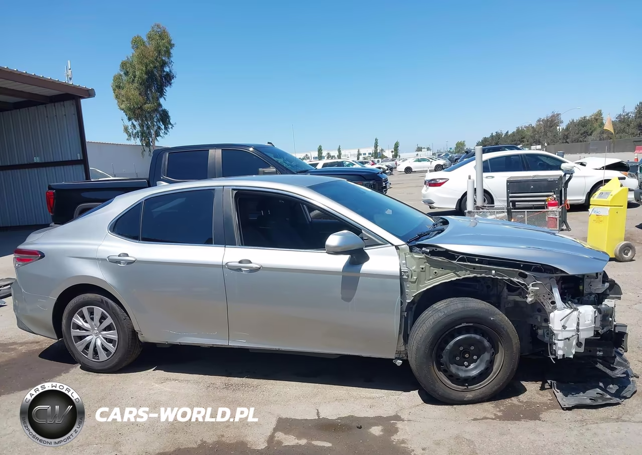 2020 Toyota Camry Le Hybrid VIN:4T1C31AK2LU529887 - 14