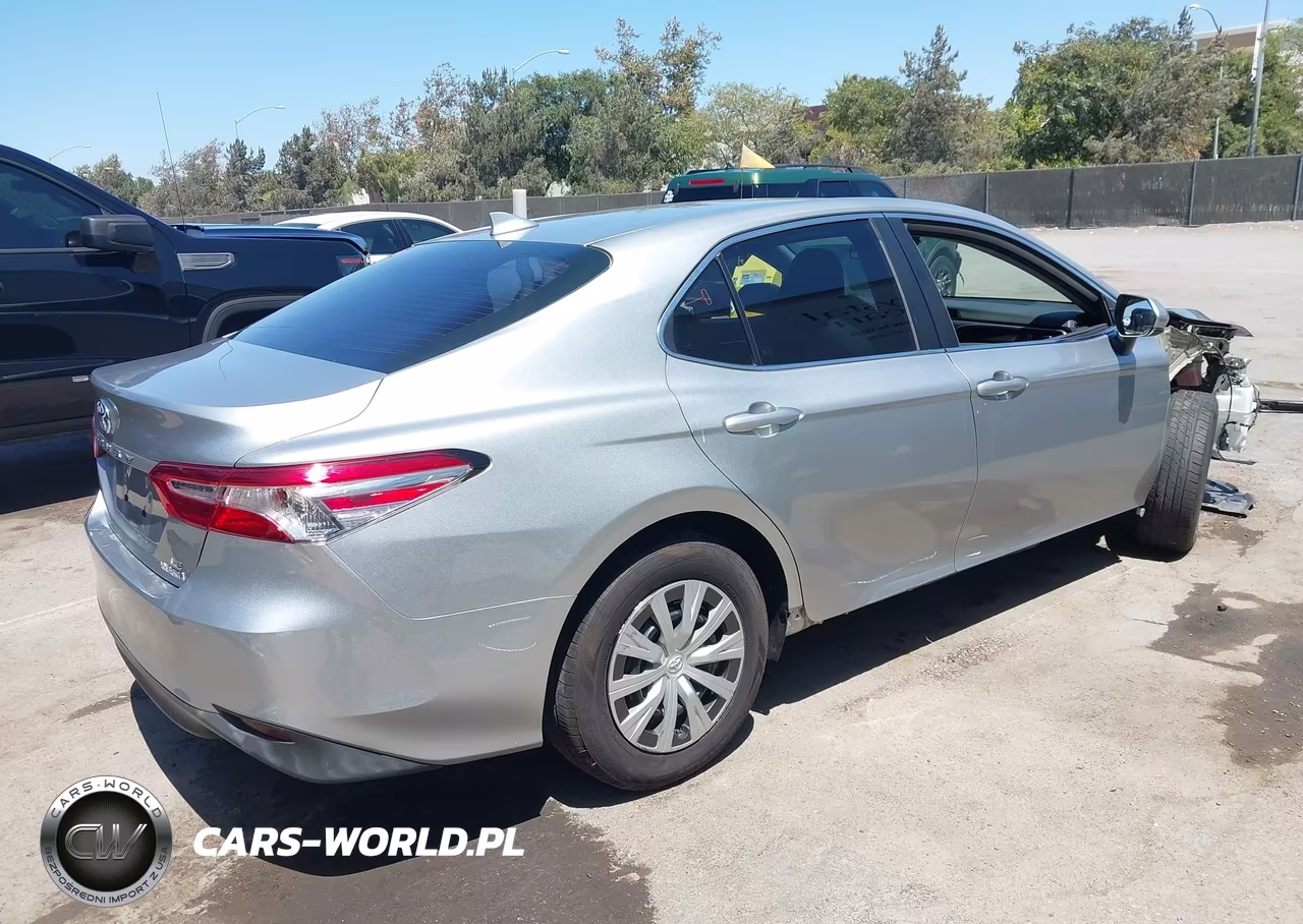 2020 Toyota Camry Le Hybrid VIN:4T1C31AK2LU529887 - 4