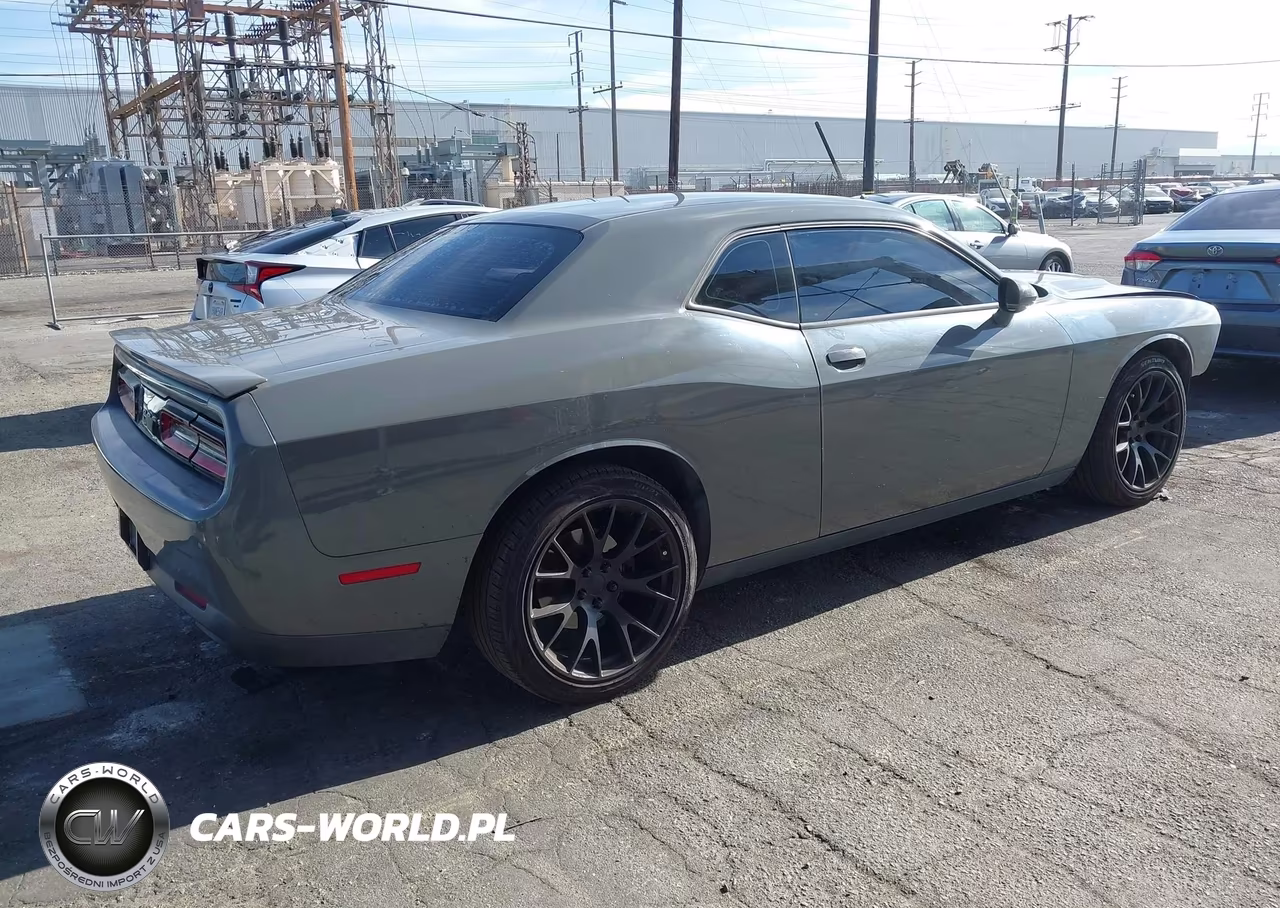 2017 Dodge Challenger Sxt VIN:2C3CDZAG5HH629170 - 4