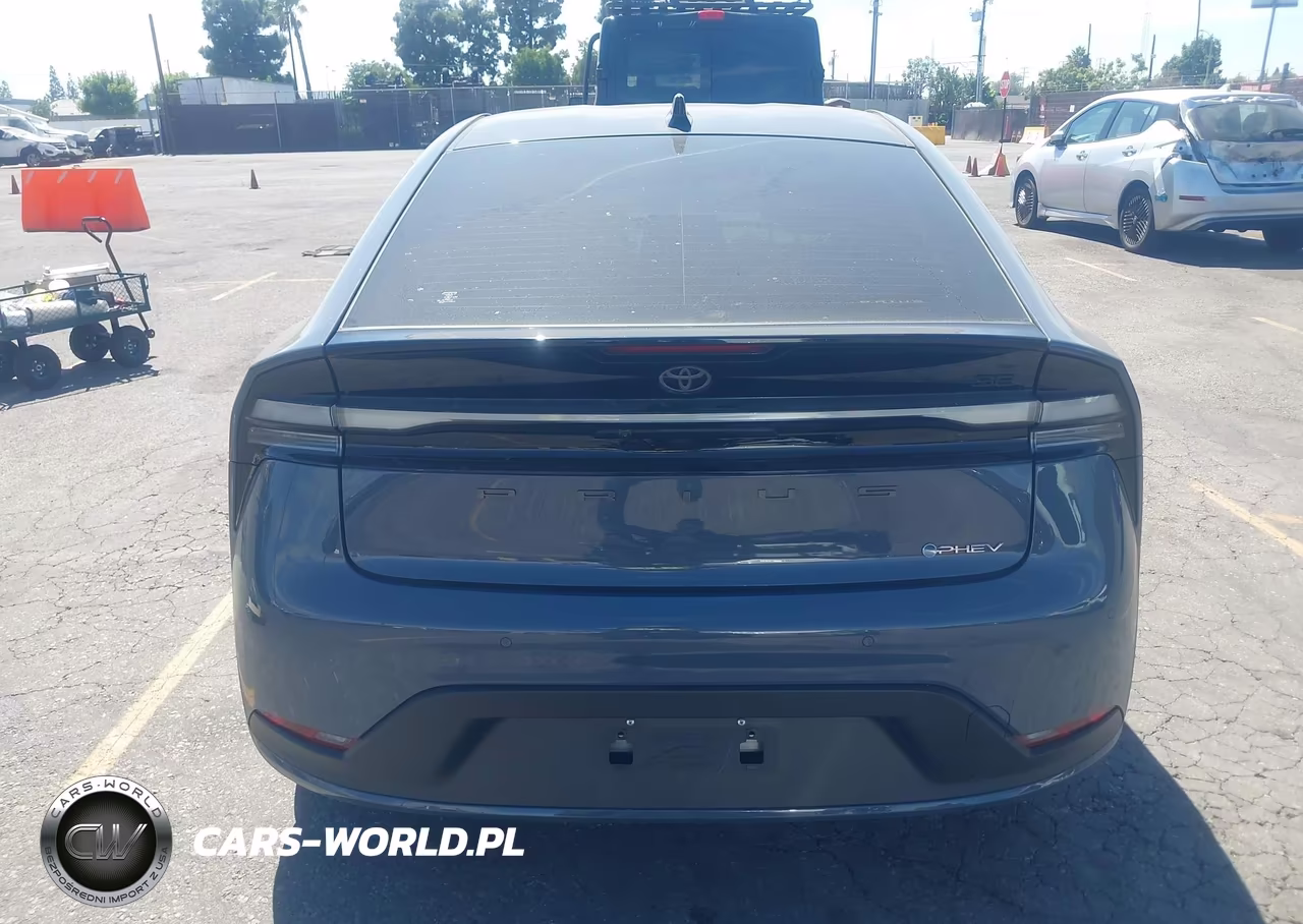 2026 Toyota Prius Plug-In Hybrid Se VIN:JTDACACU2T3067007 - 16