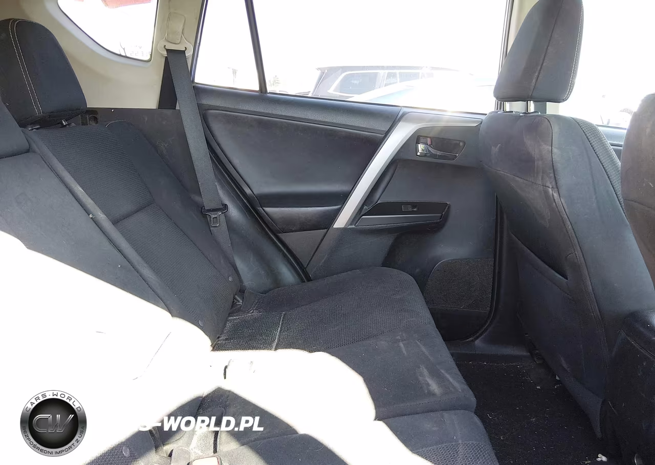 2018 Toyota Rav4 Xle VIN:2T3RFREV5JW792965 - 8