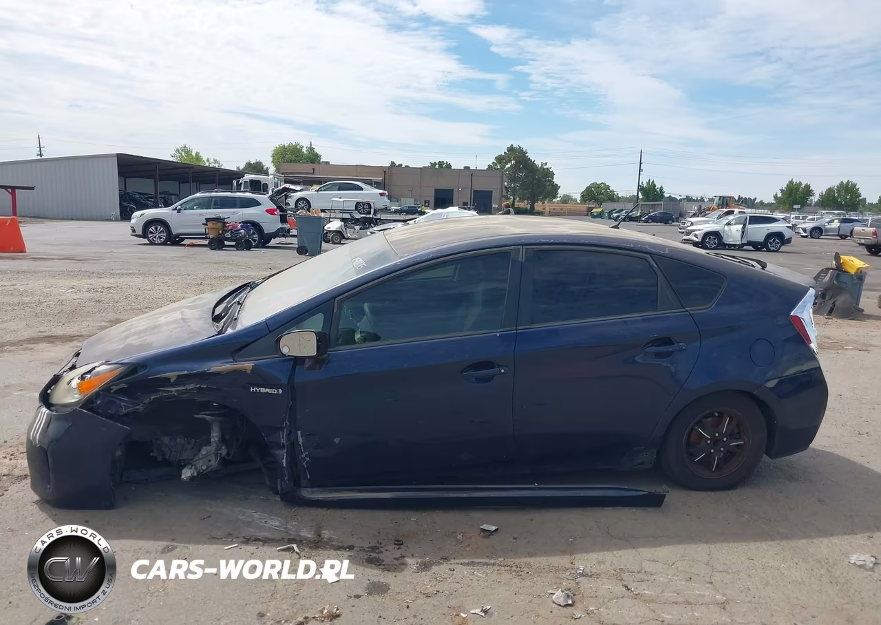 2013 Toyota Prius Two VIN:JTDKN3DUXD1633758 - 14