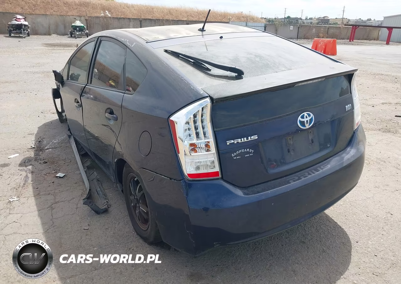 2013 Toyota Prius Two VIN:JTDKN3DUXD1633758 - 3