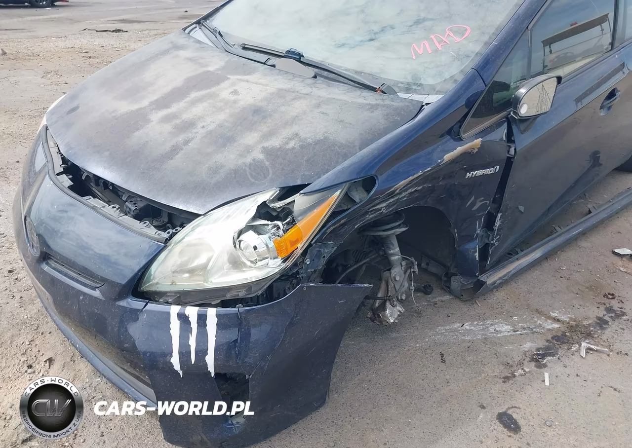 2013 Toyota Prius Two VIN:JTDKN3DUXD1633758 - 6