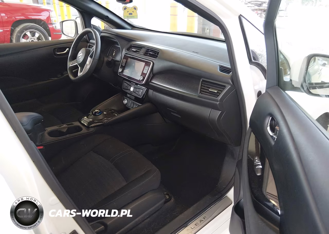 2025 Nissan Leaf Sv Plus VIN:1N4CZ1CV7SC559892 - 5