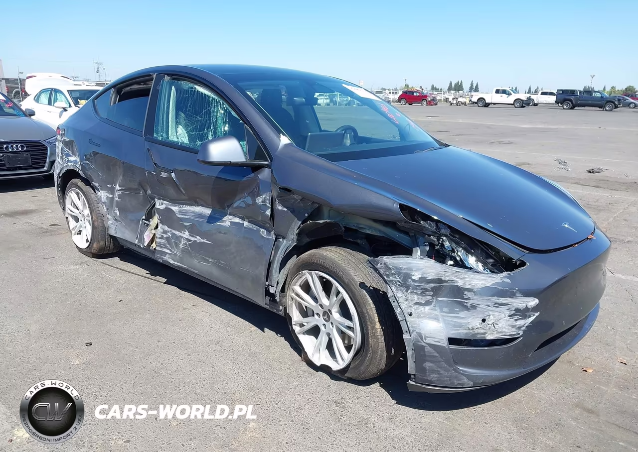 2021 Tesla Model Y Long Range Dual Motor All-Wheel Drive – zdjęcie 1 z 17