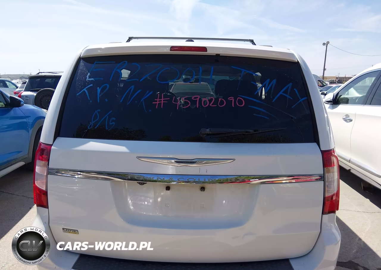 2014 Chrysler Town & Country Touring VIN:2C4RC1BGXER270011 - 16